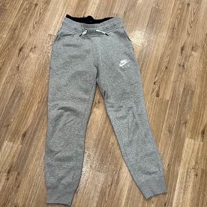Only worn once new Nike joggers very nice, soft